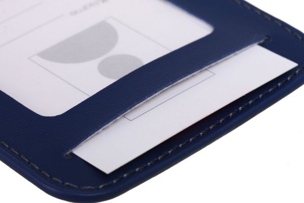 Бейдж вертикальний синій 11x7 см