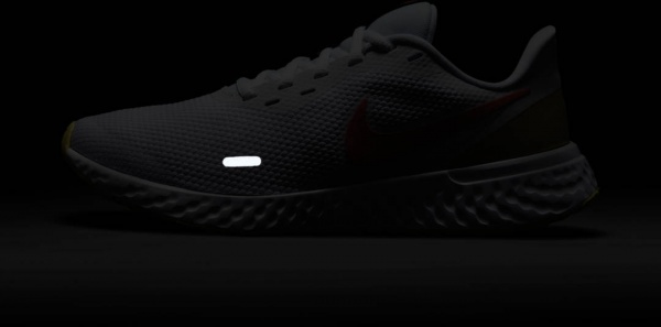 Кроссовки Nike WMNS NIKE REVOLUTION 5 BQ3207-107 р.US 7,5 белый