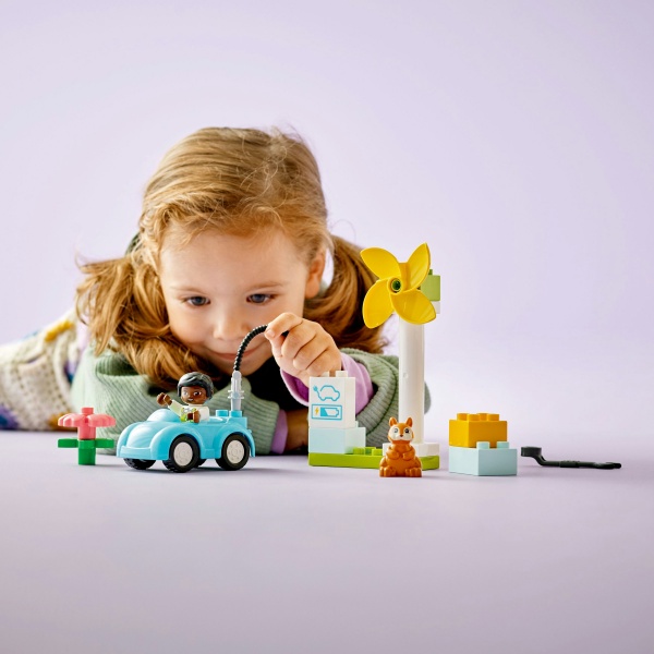 Конструктор LEGO DUPLO Вітрова турбіна та електромобіль 10985
