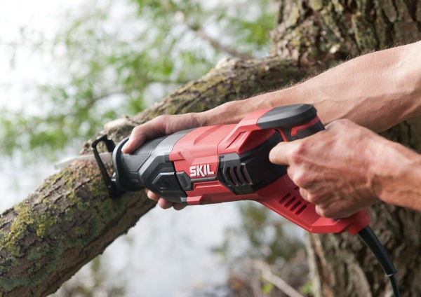 Пила сабельная SKIL SW1E4961AA