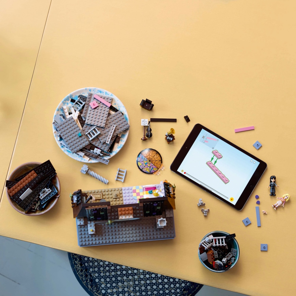 Конструктор LEGO Wednesday Комната Венздей и Энид 76781