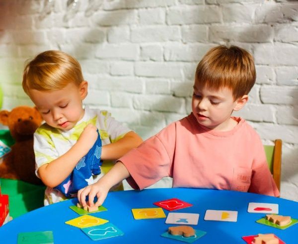 Игра настольная Vladi Toys Фигуры в мешочке: Цвета и формы ZB2001-01