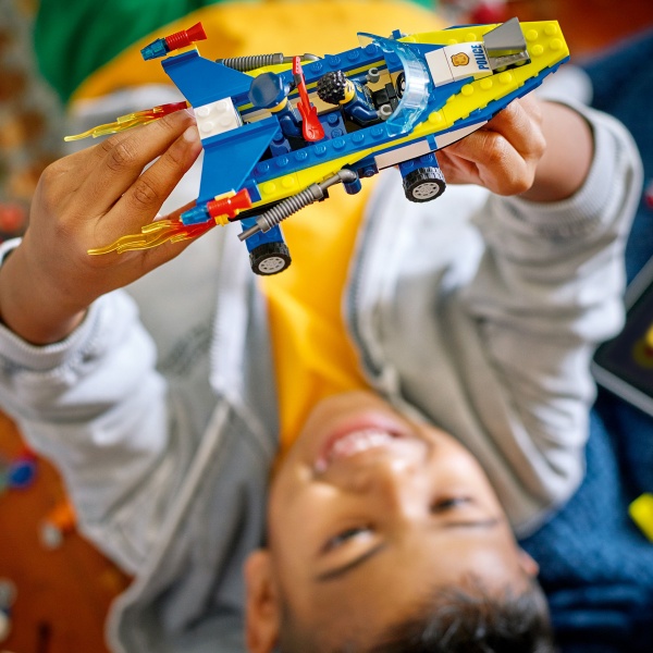 Конструктор LEGO City Детективные миссии водной полиции 60355