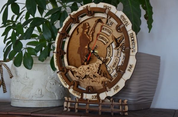 Годинник настільний Мисливець d25.5 см