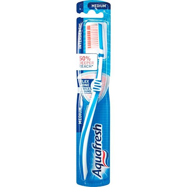 Зубна щітка Aquafresh Interdental середньої жорсткості 1 шт.