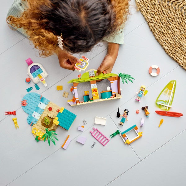 Конструктор LEGO Friends Пляжні розваги серферів 41710