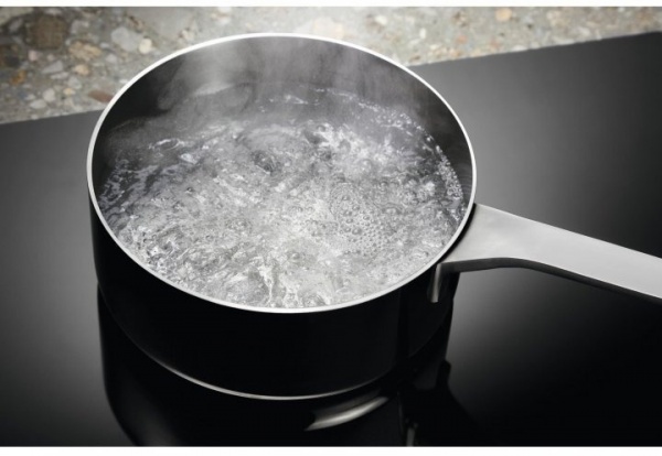 Варильна поверхня Electrolux EIS624