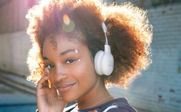 Наушники JBL® LIVE 400 BT white 