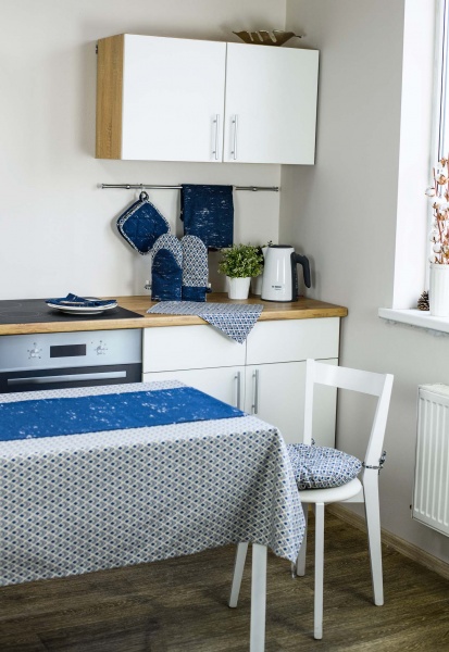 Скатерть Joy синий рисунок 110x136 см мульти La Nuit 