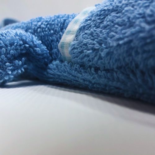 Халат детский для мальчиков Bambinelli с капюшоном р.146–152 голубой 