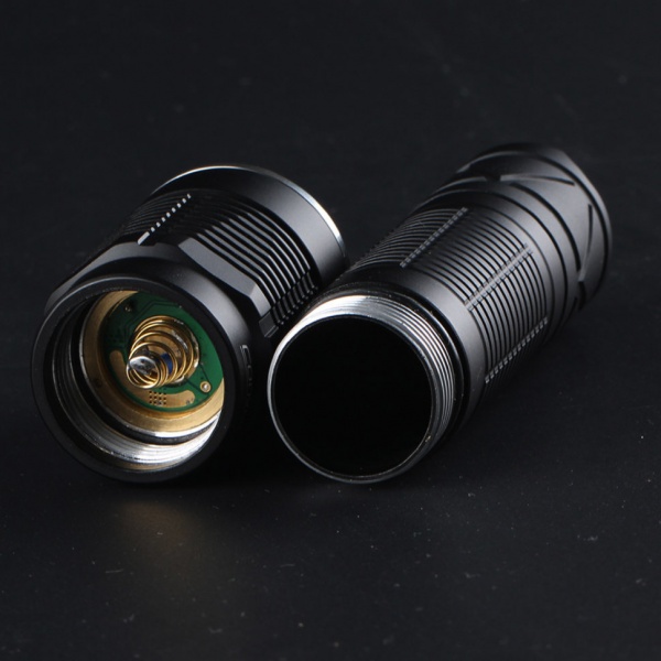 Фонарь Тактический S12 SST20 5000K черный