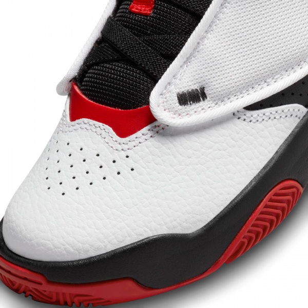 Кроссовки Nike JORDAN MAX AURA 4 DQ8403-106 р.32 белый