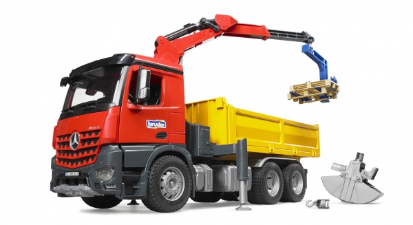 Машинка Bruder MB Arocs з краном-маніпулятором та аксесуарами 1:16 03651