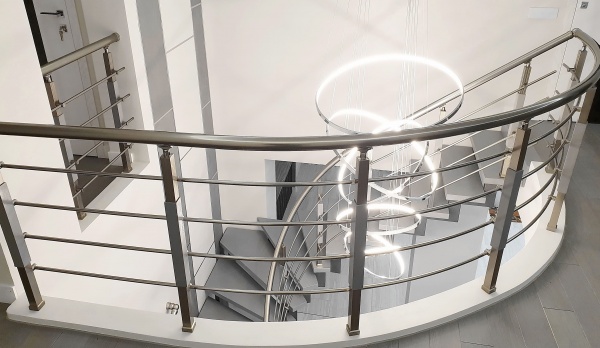 Стійка для перил Хай-тек горіх