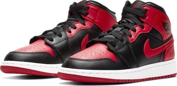 Кросівки Nike AIR JORDAN 1 MID 554725-074 р.4,5Y червоний