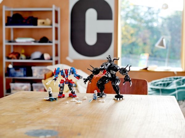 Конструктор LEGO Super Heroes Marvel Людина-Павук проти Венома 76115