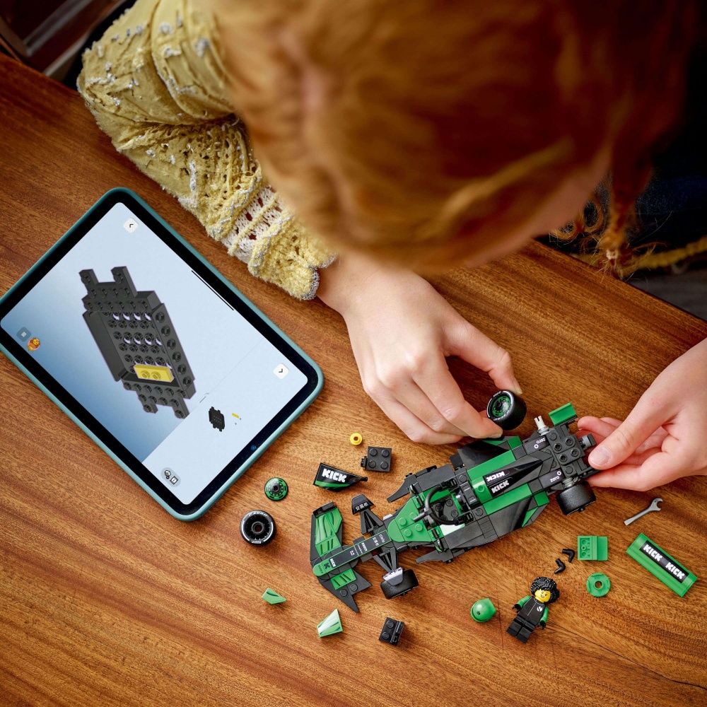 Конструктор LEGO Speed Champions Автомобиль для гонки KICK Sauber F1® Team C44 77247