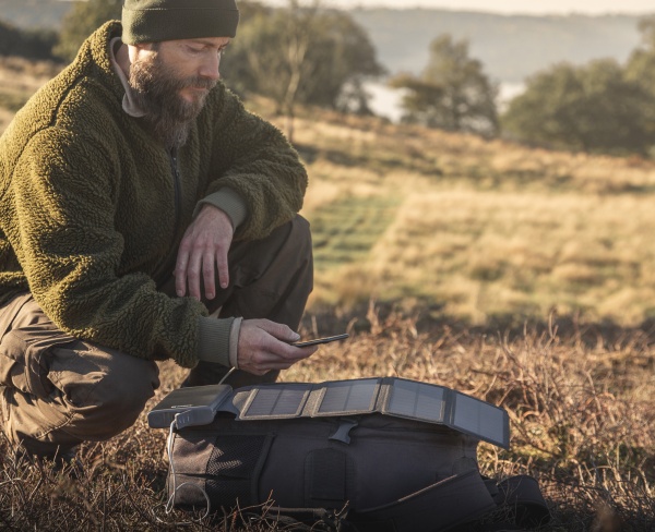 Внешний аккумулятор (Powerbank) Sandberg 420-56 25000 mAh black (833645) с солнечной панелью 