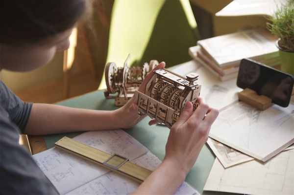 Деревянный 3D-конструктор UGEARS Счетчик
