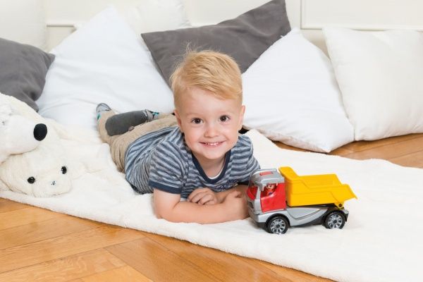 Самоскид Lena Truckies 25 см з фігуркою водія 1620