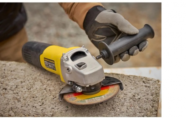 Болгарка (кутова шліфмашина) Stanley FatMax FMEG225VS