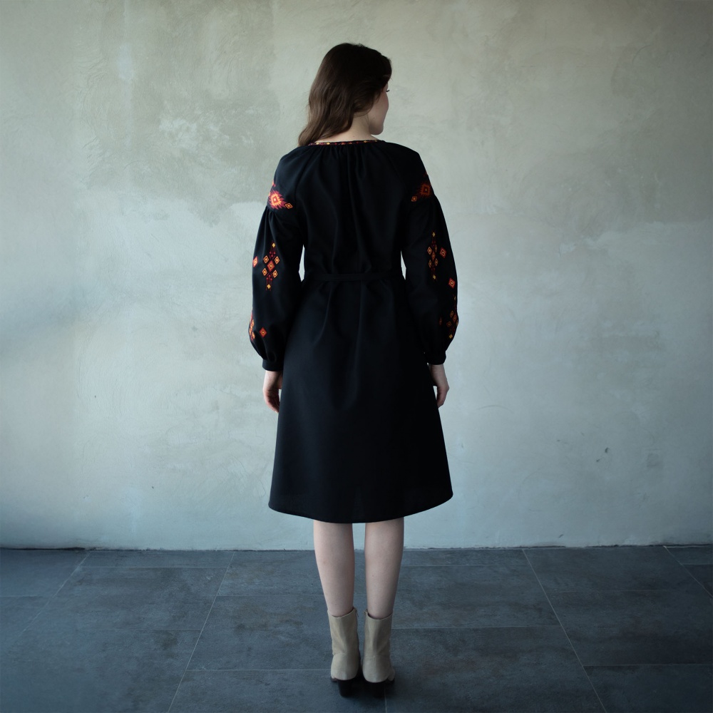 Сукня Едельвіка чорний р. XL 391-24/00