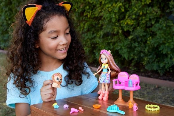 Набор с куклой Enchantimals Салон причесок Enchantimals