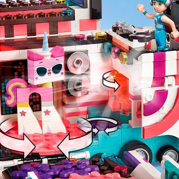 Конструктор LEGO Movie Красочный праздничный автобус 70828
