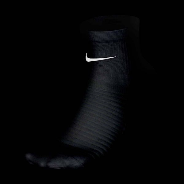 Шкарпетки Nike Spark Lightweight SK0049-100 білий р.8-9,5