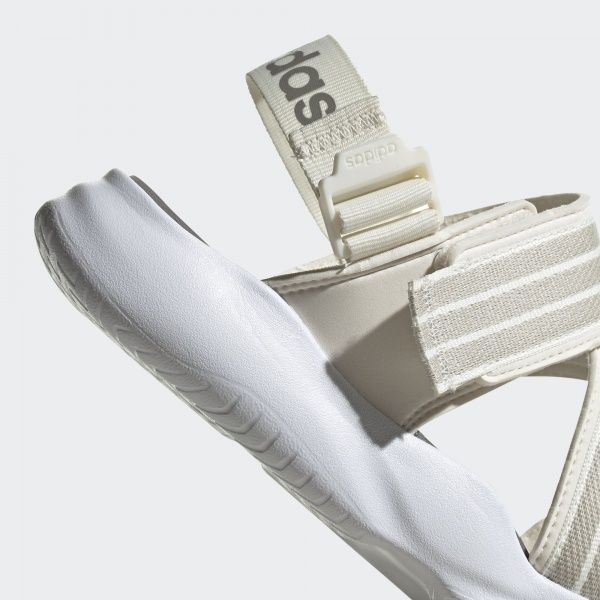 Сандалии Adidas 90s SANDAL EG5133 р. 5 белый
