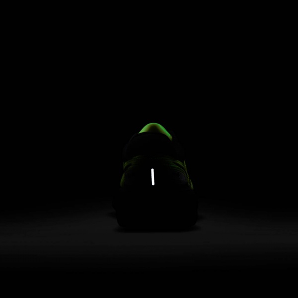 Кроссовки Nike ZoomX Invincible Run Flyknit CT2228-700 р.US 9,5 салатно-черный