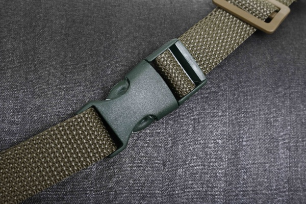 Коврик туристический MONOIZOL с креплением (1900мм*600мм*15мм) черный