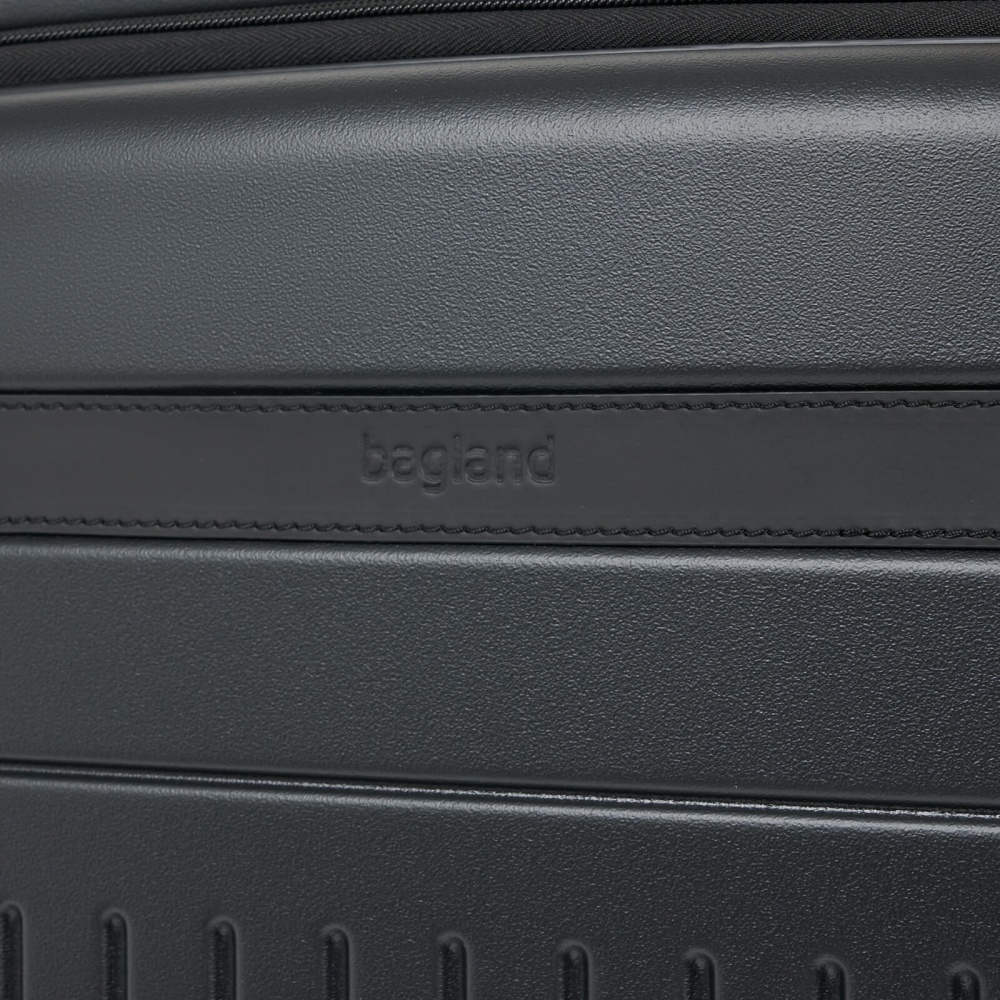 Чемодан Bagland VELO M 72 л черный