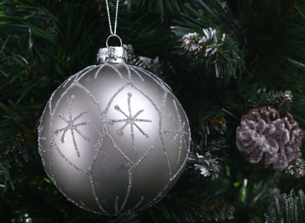 Ялинкова іграшка у формі кулі блакитна 8 см ACT405160 