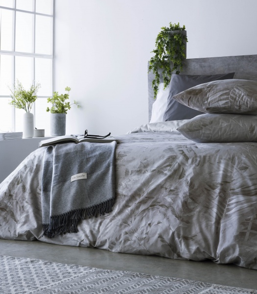 Комплект постельного белья Lanka семейный серый Guy Laroche 