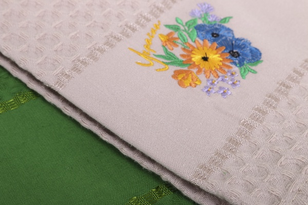 Набір рушників вафельних з вишивкою Україна (1 шт.) + без вишивки (1 шт.) різнокольоровий La Nuit 