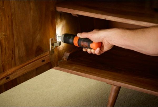 Отвертка аккумуляторная Black+Decker BCF601C