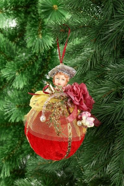 Підвіска Дівчинка на великій червоній кулі 19 см DL110801  