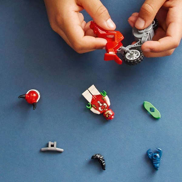 Конструктор LEGO City Трюковой мотоцикл Отчаянной Скорпионессы 60332