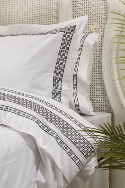 Комплект постільної білизни Veronica 2 білий із графітовим Gul Guler 