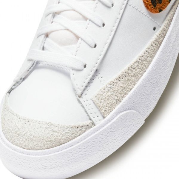 Кросівки Nike Blazer Mid '77 SE DA8736-101 р.US 7 білий