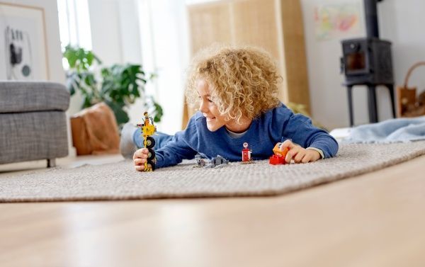 Конструктор LEGO Movie Трехколесный велосипед Эммета 70823