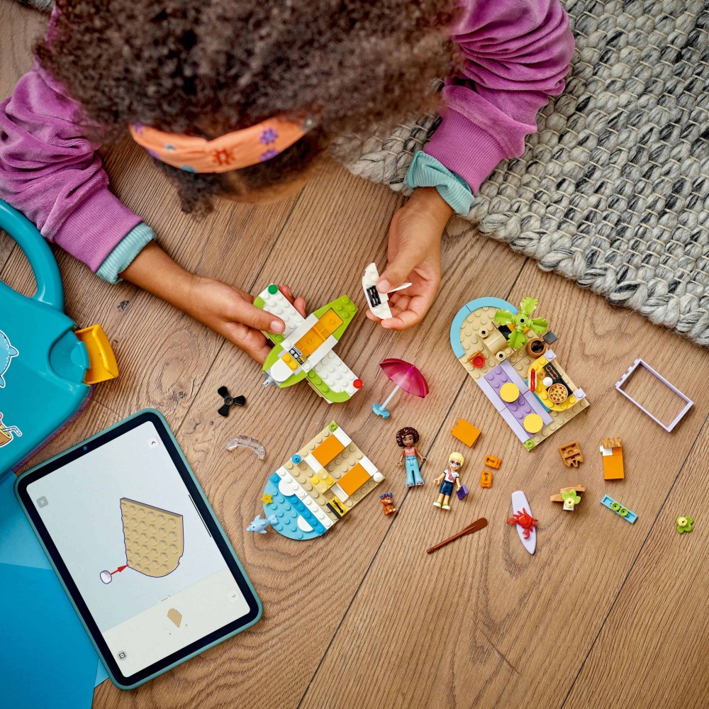 Конструктор LEGO Friends Творческий чемодан для путешествий и отдыха на пляже 42672