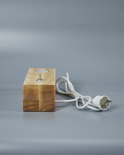 Настольная лампа декоративная Iterna Cube L 1xE27 дерево светлое LW053 