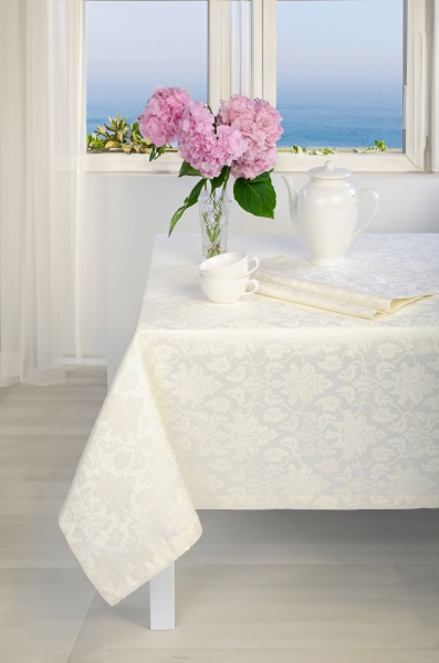 Скатерть Версаль 118-23/00 150x220 см бежевый Эдельвика 