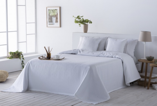 Покрывало Brenta Blanco 250x270 см Guy Laroche белый 