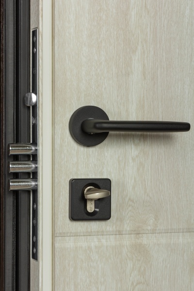 Двері вхідні Revolut Doors В-82 (квадро) Гладка 191 венге темний 2050x950 мм ліві