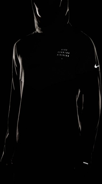 Джемпер Nike M NK TF ELMNT RDVN HOOD DM4638-289 р. L бежевый