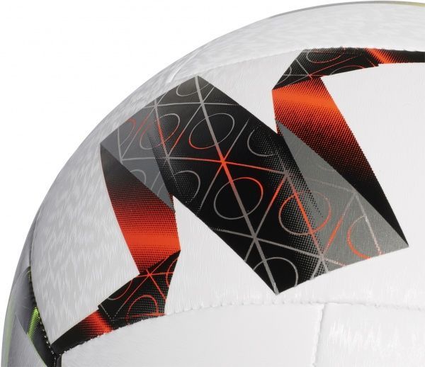 Футбольний м'яч Adidas р. 5 FS0204