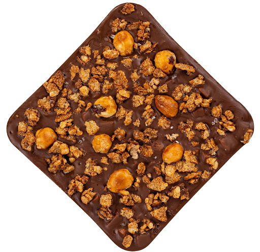 Шоколад Spell з солоною карамеллю, карамелізованими пластівцями та фундуком